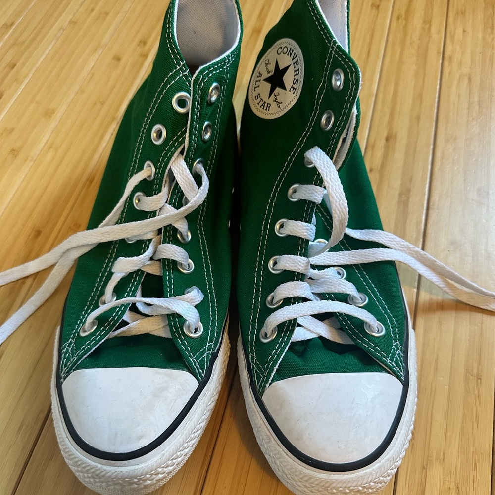 Men’s green size 8 converse